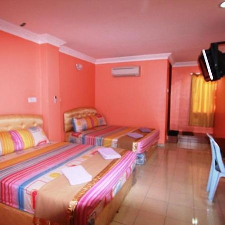Sentosa Villa Hotel Кланг Екстериор снимка