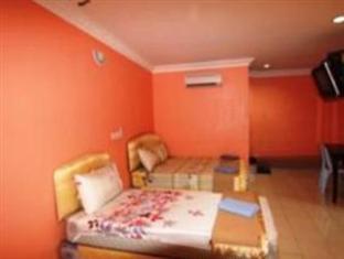 Sentosa Villa Hotel Кланг Екстериор снимка
