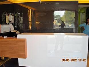 Sentosa Villa Hotel Кланг Екстериор снимка